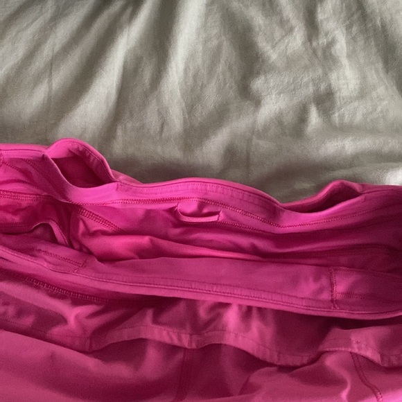 Lululemon shorts size 8 - Picture 5 of 7